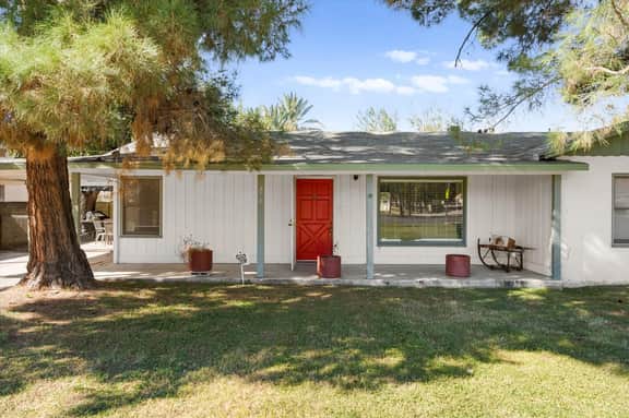 Charming 2-BR Farmhouse | Backyard Views