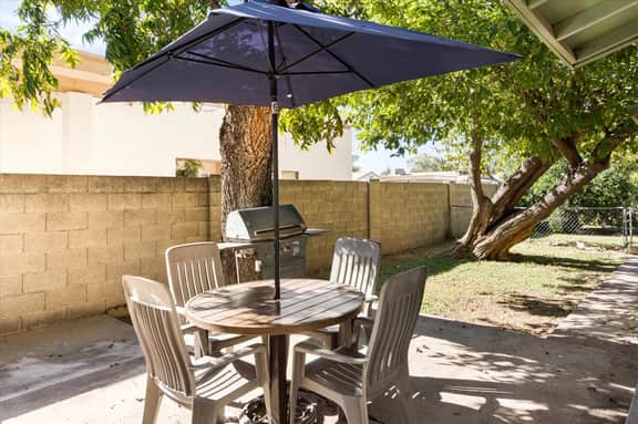 Charming 2-BR Farmhouse | Backyard Views