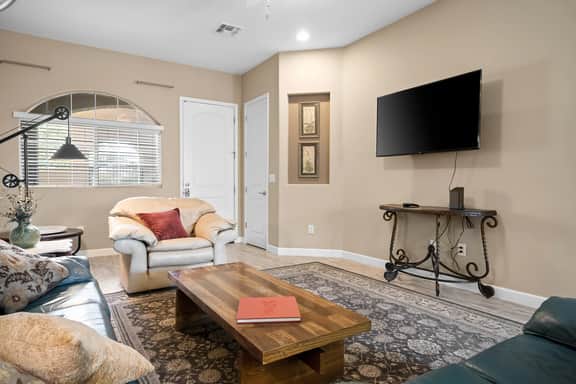 Upscale Condo | Min from Shopping and Restaurants