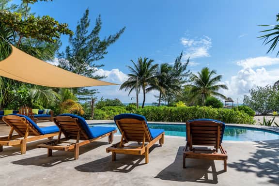 Oceanfront Belize Villa • Pool • Rooftop Deck • Ideal for Families