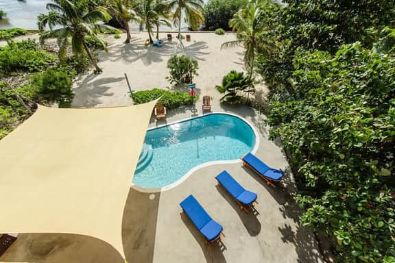 Oceanfront Belize Villa • Pool • Rooftop Deck • Ideal for Families