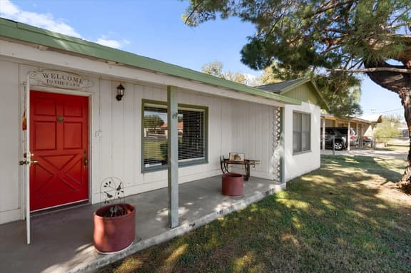 Charming 2-BR Farmhouse | Backyard Views