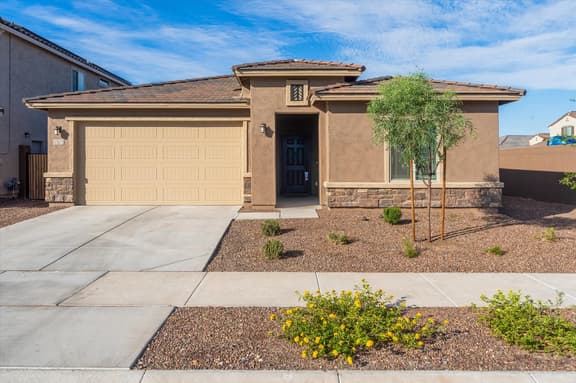 Private Golf Retreat Near Ballpark + EV in Garage