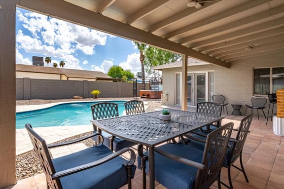 Min from Sports Stadiums |  Pool & Hot Tub
